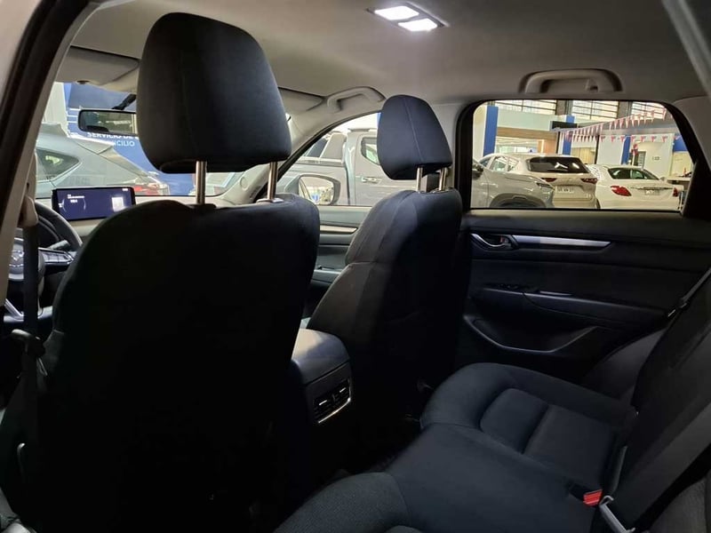 Mazda CX-5 2.0 CORE AT 2025 - Imagen 17 de 20