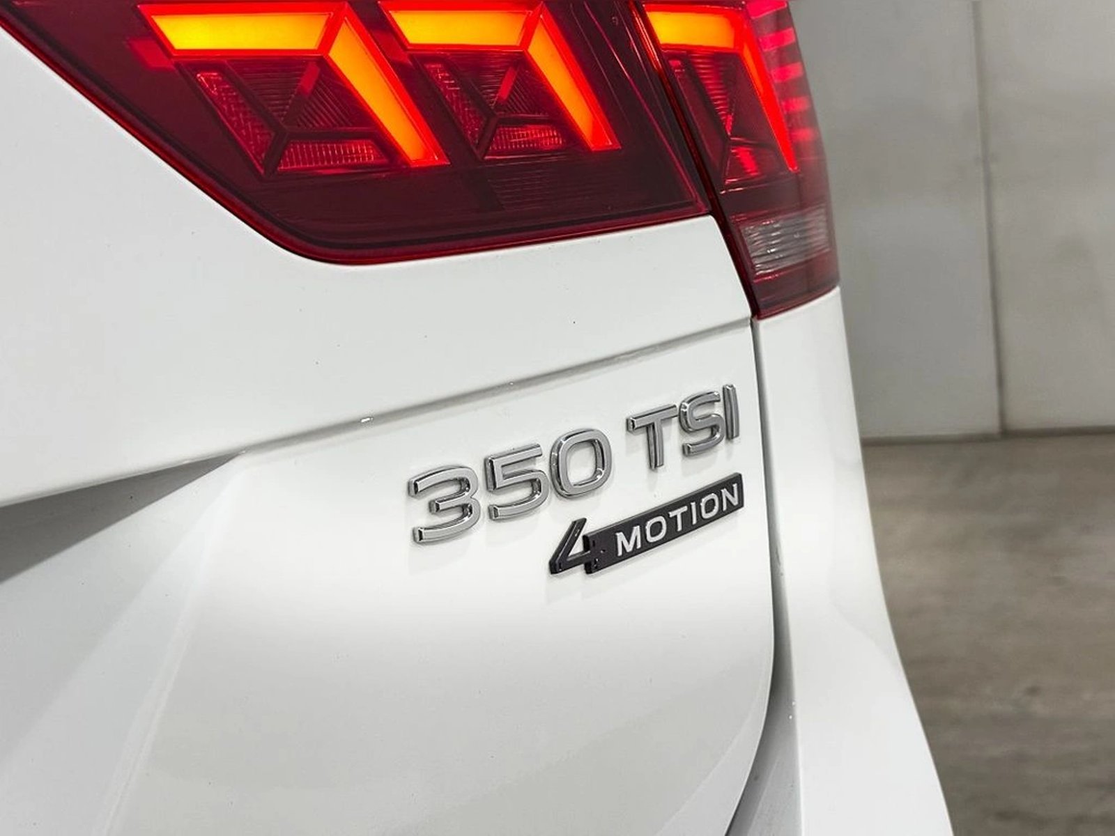 Volkswagen TIGUAN 2.0 TSI R-LINE 4MOTION 4X4 AT 5P 2025 - Imagen 7 de 16