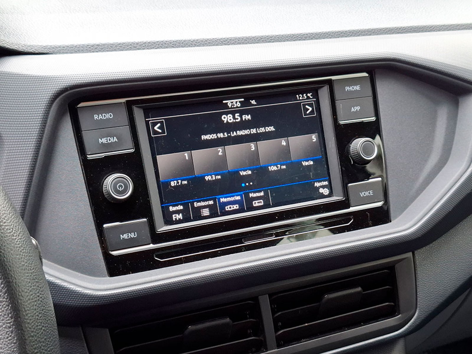 VOLKSWAGEN T-CROSS 1.0 TSI TRENDLINE LITE 2023 - Imagen 14 de 20
