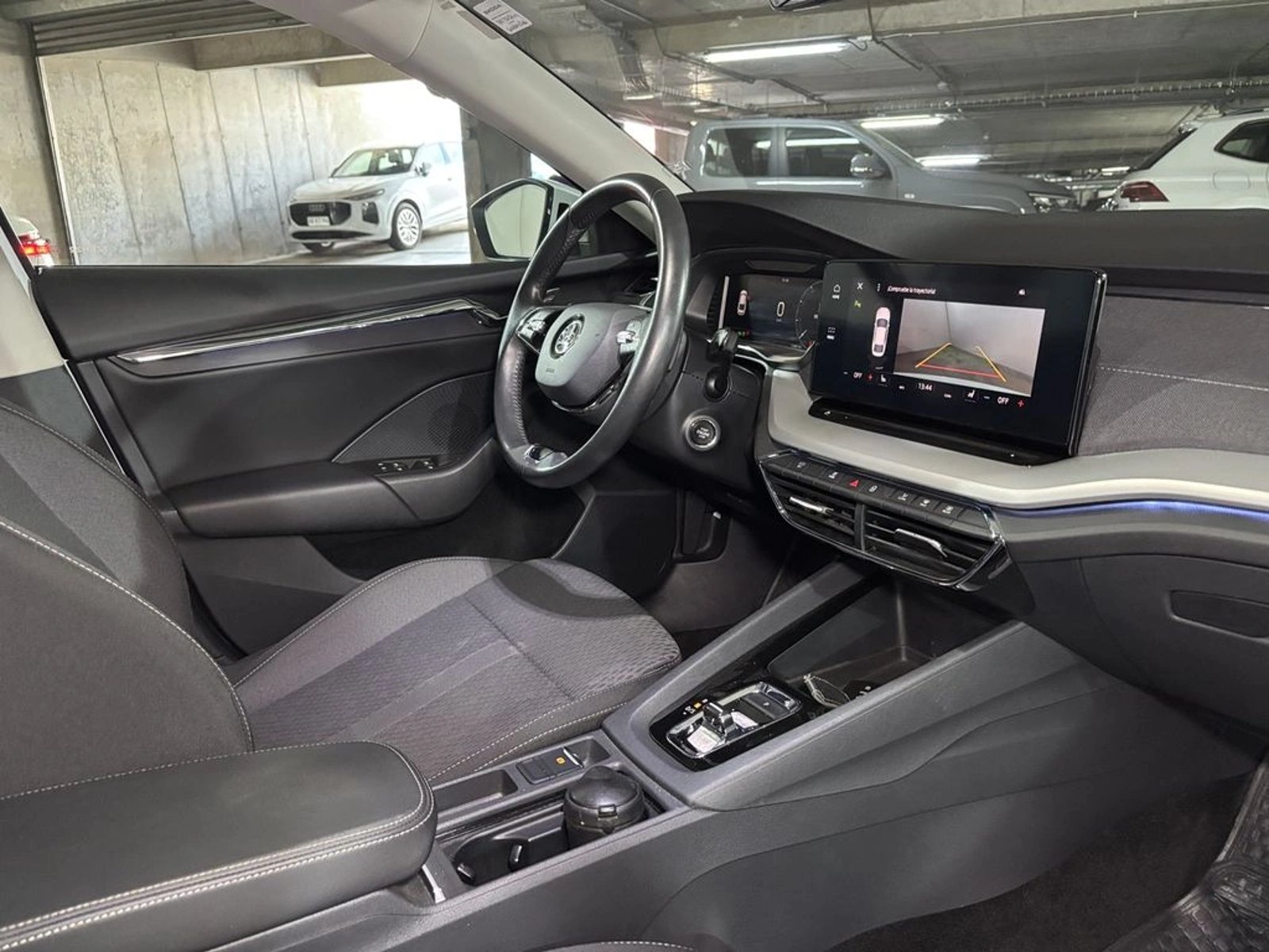 Skoda OCTAVIA 1.4 TSI AT - Design 2025 - Foto 5 de 15