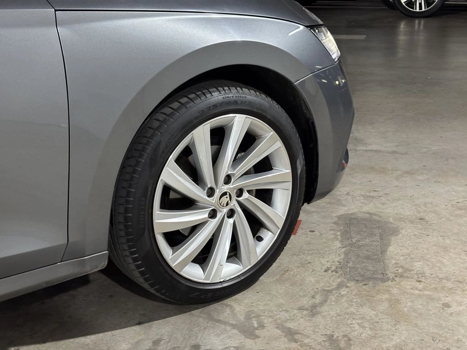 Skoda OCTAVIA 1.4 TSI DESIGN AT 2024 - Foto 5 de 18