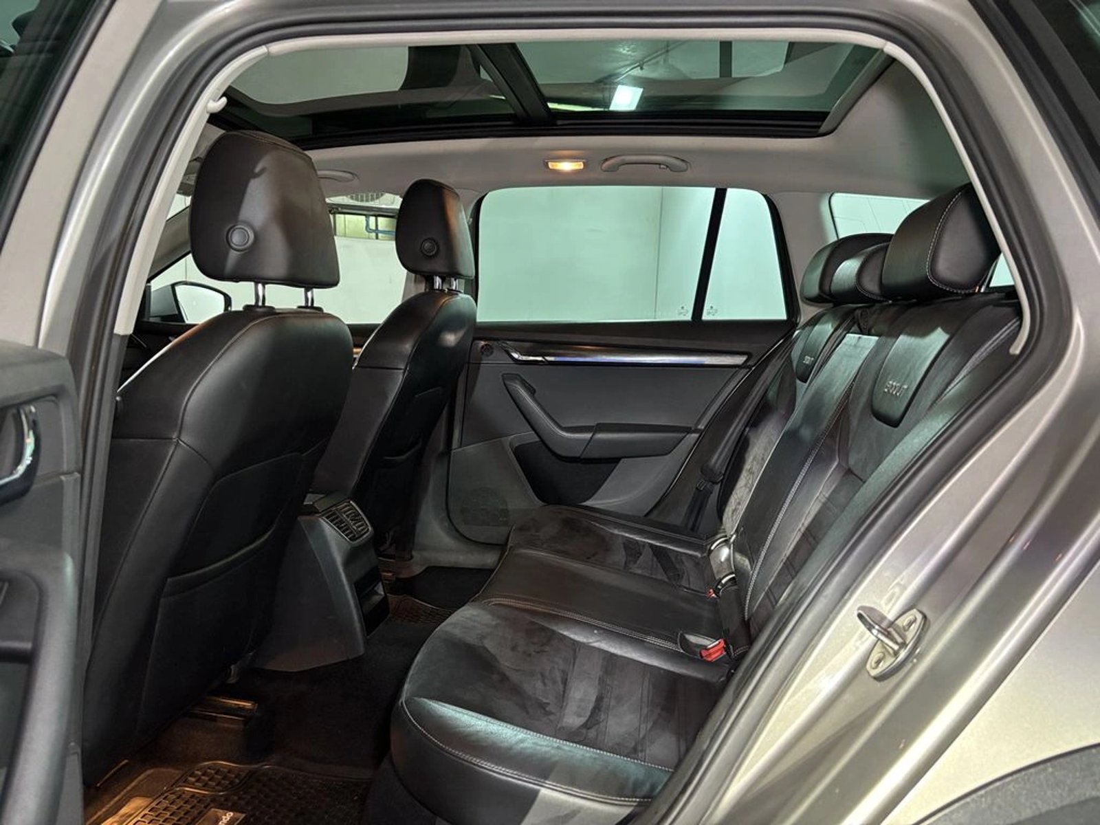 Skoda OCTAVIA SCOUT TSI 1.8 AT 2018 - Imagen 13 de 17