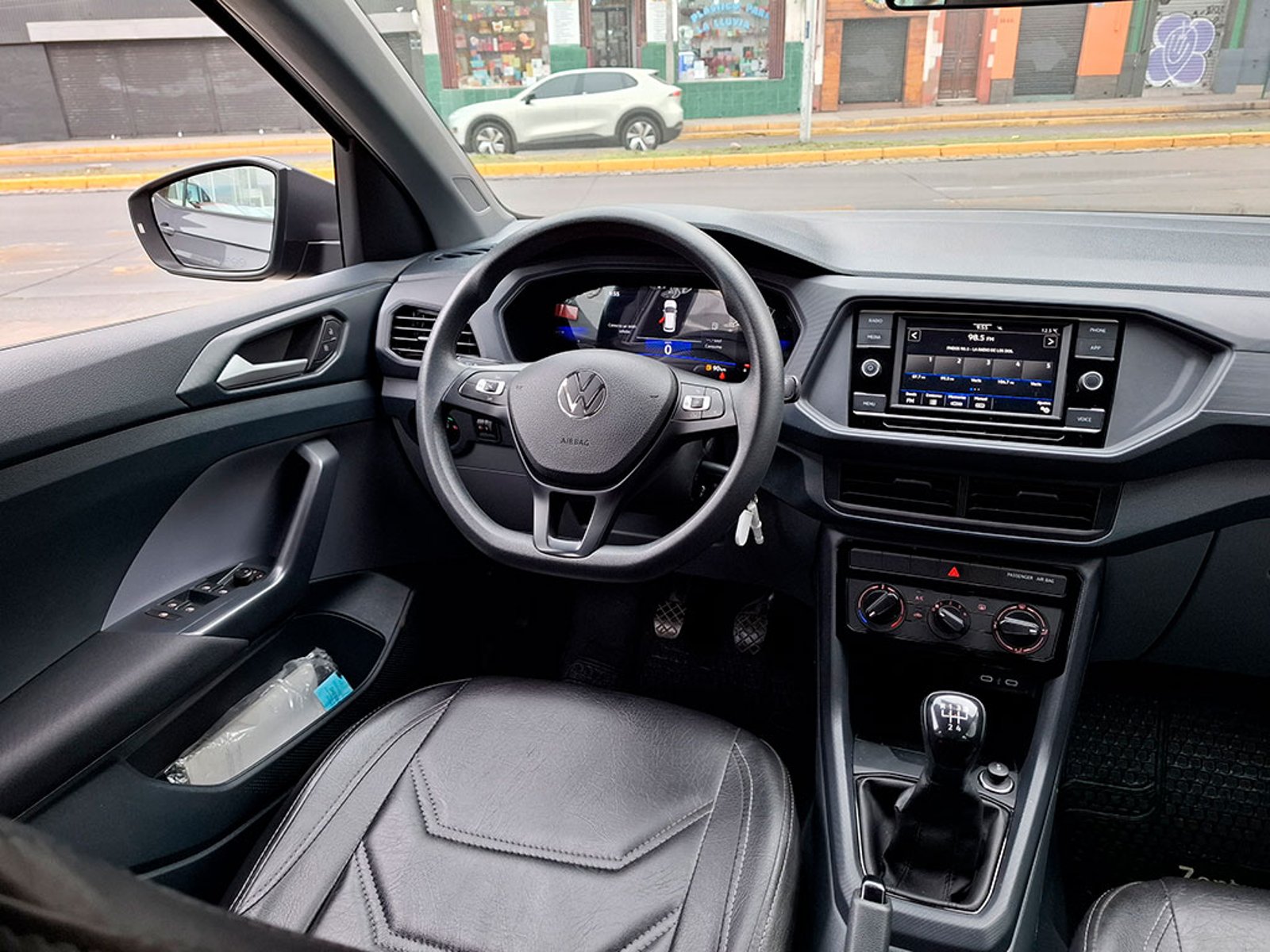 VOLKSWAGEN T-CROSS 1.0 TSI TRENDLINE LITE 2023 - Imagen 9 de 20