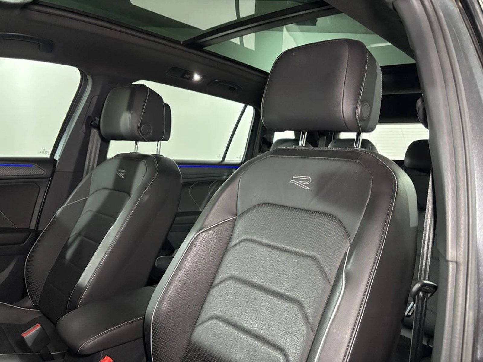 Volkswagen TIGUAN 2.0 R-LINE AT 4X4 2025 - Imagen 16 de 20