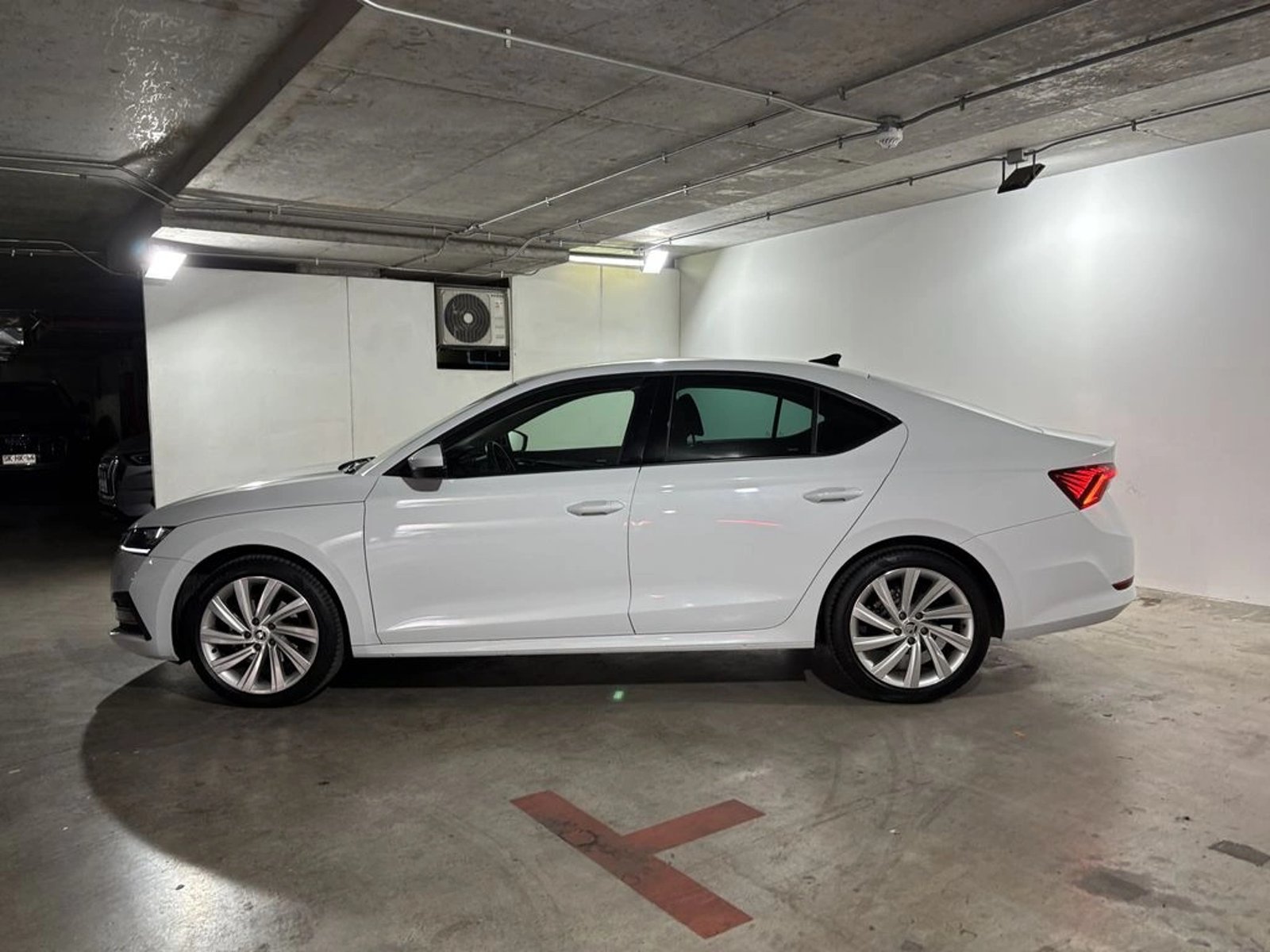 SKODA OCTAVIA 1.4 TSI AT - Design 2025 - Imagen 8 de 15