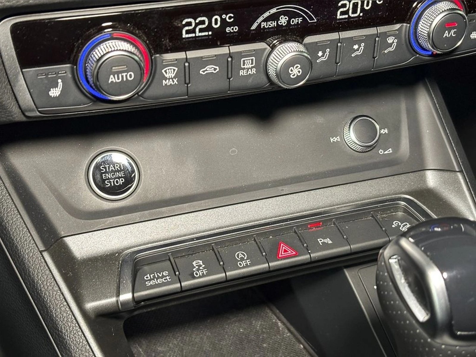AUDI Q3 Sportback 40 TFSI Sport 2025 - Imagen 12 de 16