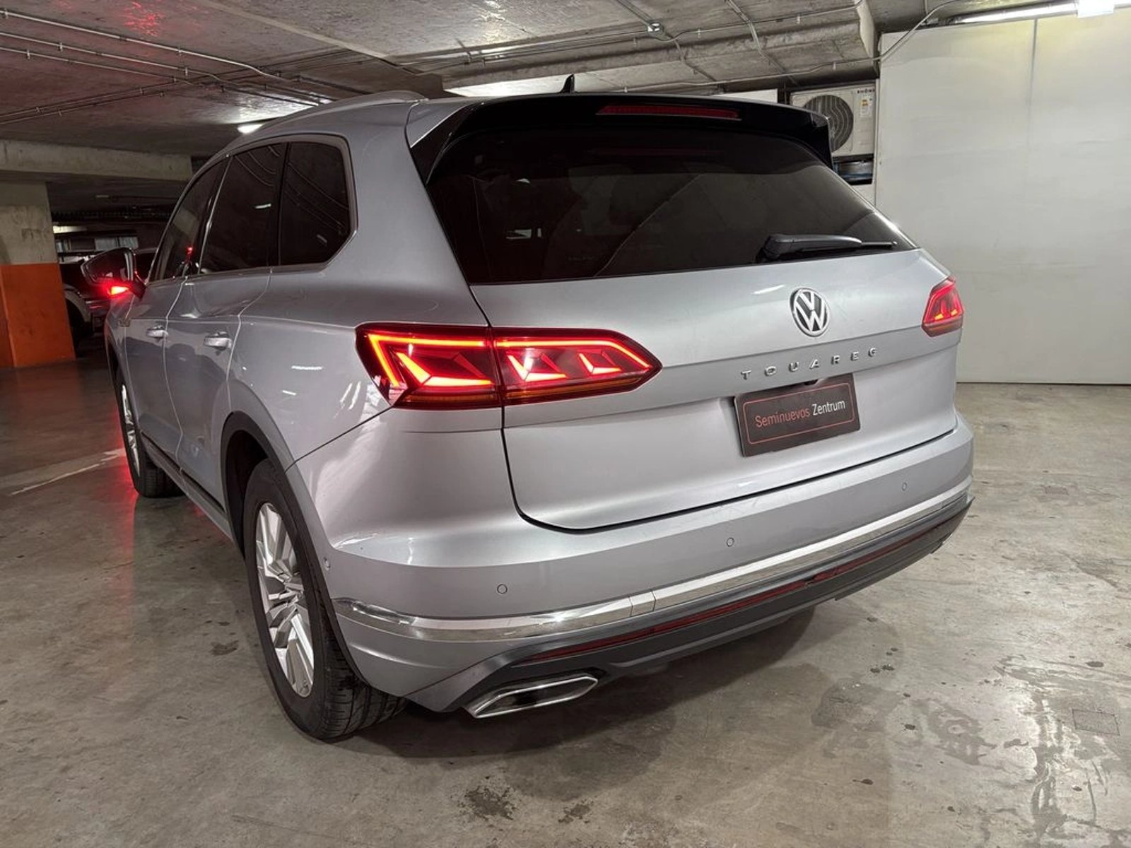Volkswagen TOUAREG 3.0 V6 TDI LIMITED 4WD AT 5P 2020 - Imagen 8 de 20