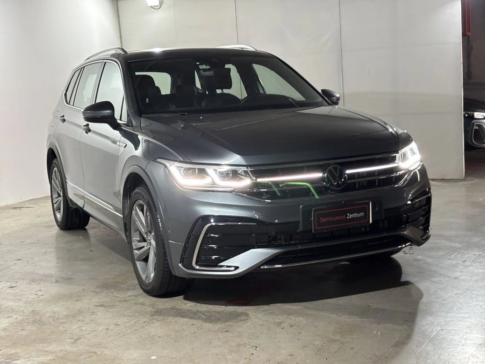 Volkswagen TIGUAN 2.0 R-LINE AT 4X4 2025 - Foto 3 de 20