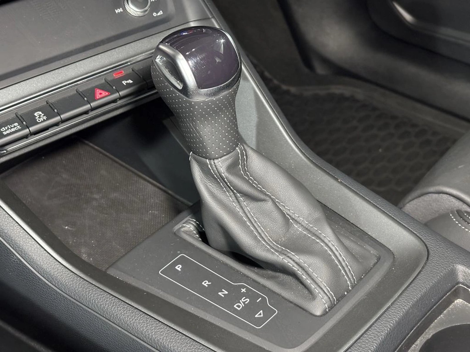 Audi Q3 35 TFSI Sport 2025 - Imagen 13 de 17