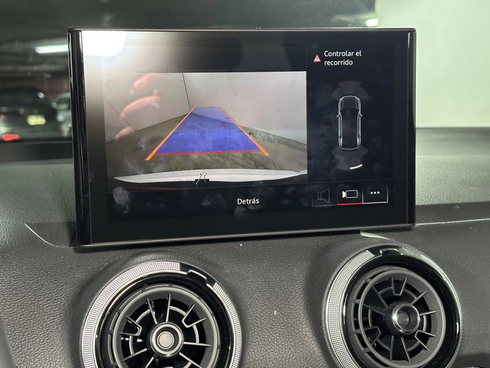 Audi Q2 PI 35 TFSI Sport 2025 - Imagen 13 de 16