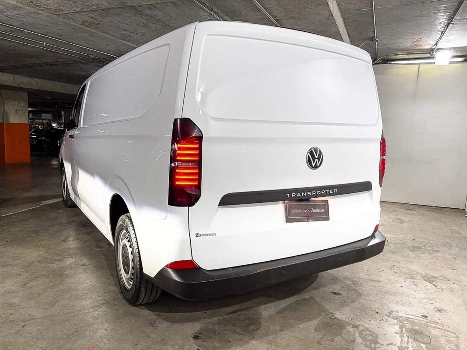 Ford TRANSIT 2.0T DIESEL 2WD FURGON 6MT 4P 2025 - Foto 4 de 12