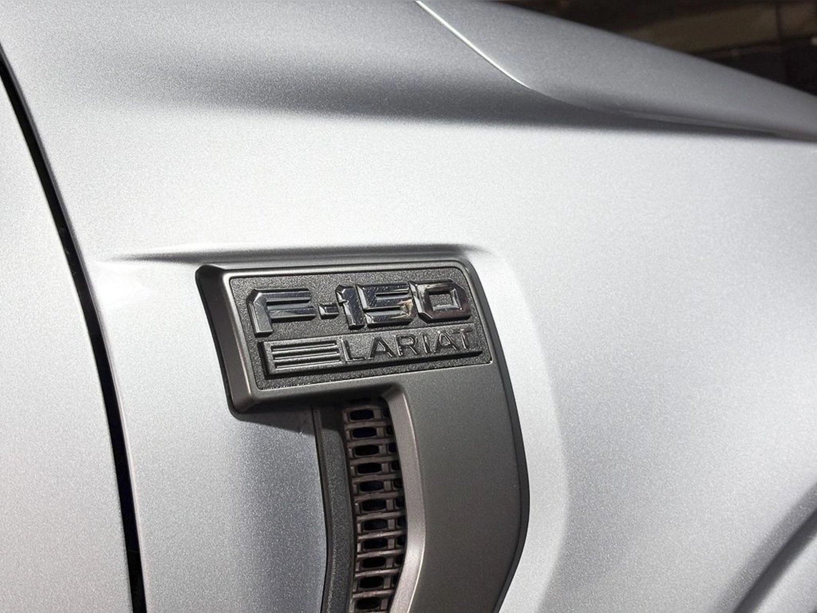 FORD F-150 LARIAT SPORT 4X4 5.0L AUT 2024 - Imagen 5 de 19