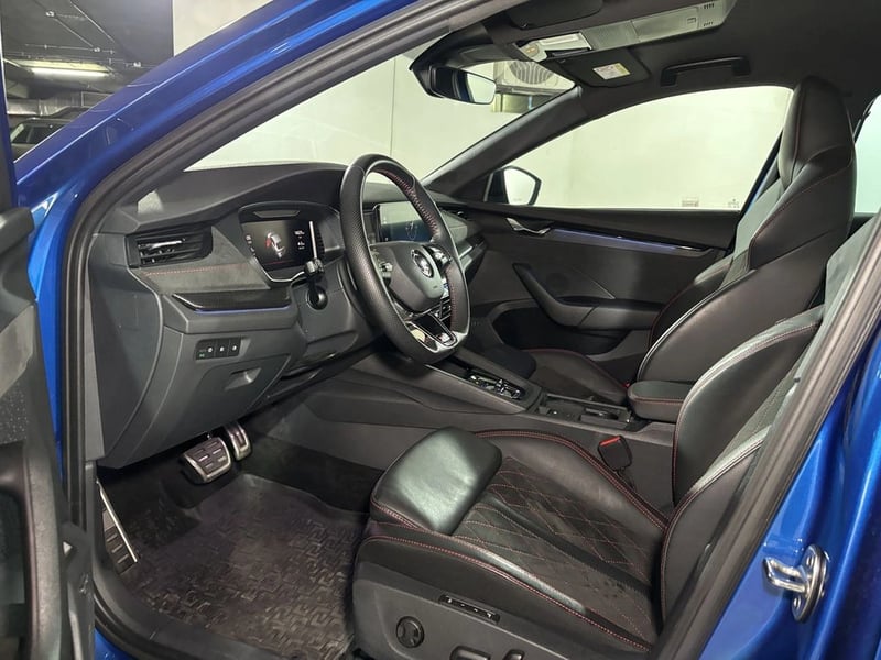 Skoda OCTAVIA VRS TFSI 2.0 AUT 2024 - Imagen 15 de 20