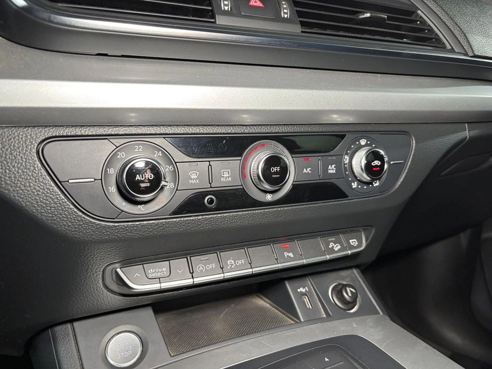 AUDI Q5 2.0 45 TFSI QUATTRO 4X4 HS AT 5P 2019 - Imagen 14 de 18