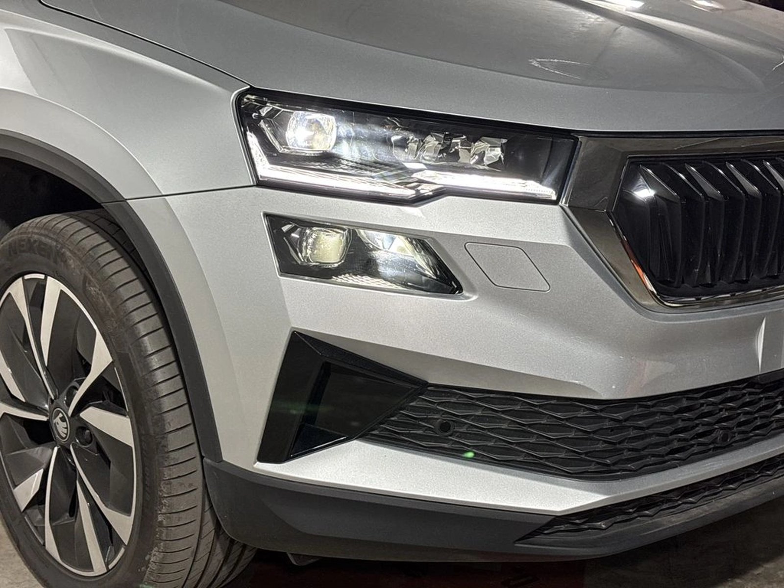 Skoda KAROQ 1.4 TSI DESIGN 4X2 AT 5P 2026 - Foto 4 de 19