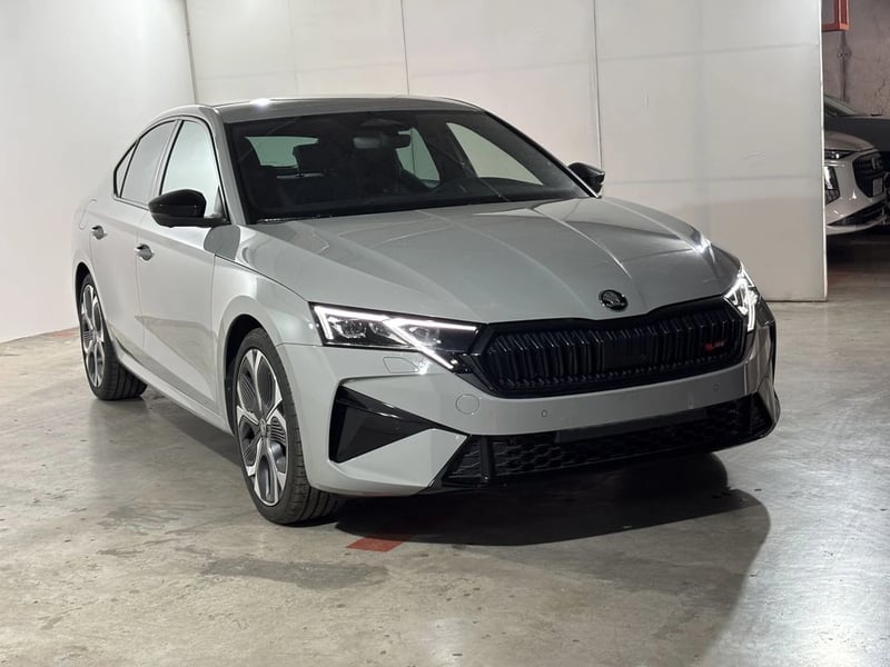 Skoda OCTAVIA 2.0 TFSI - VRS 2027 - Imagen 3 de 20
