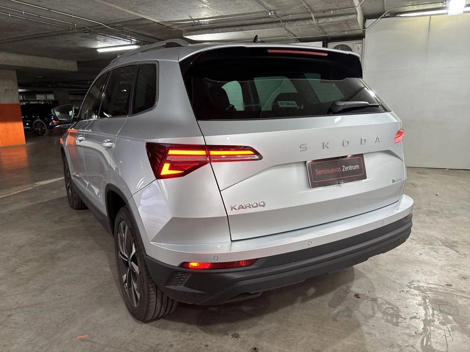 Skoda KAROQ 1.4 TSI DESIGN 4X2 AT 5P 2026 - Foto 5 de 19