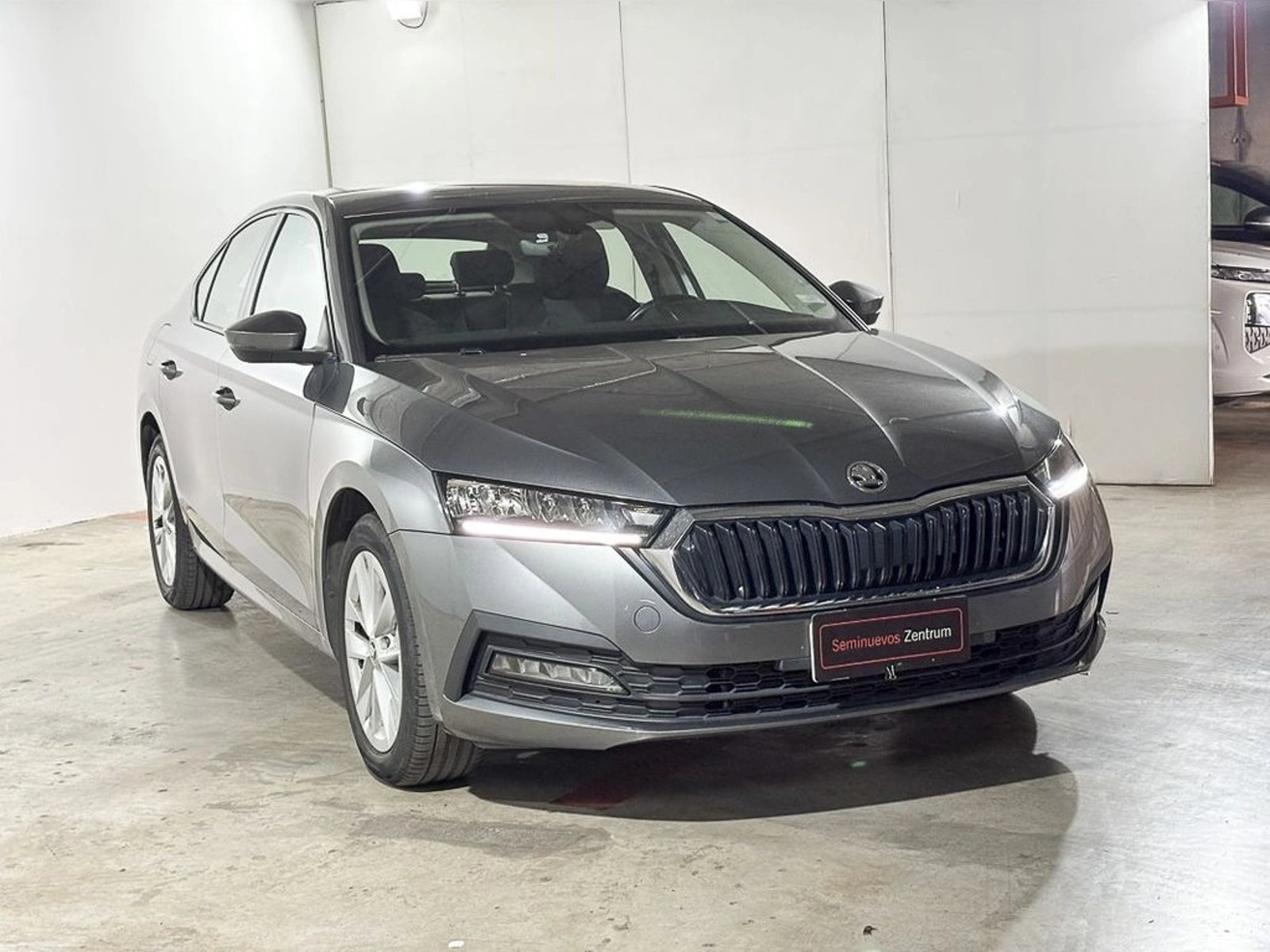 Skoda OCTAVIA 1.4 TSI AMBITION 2025 - Foto 3 de 14