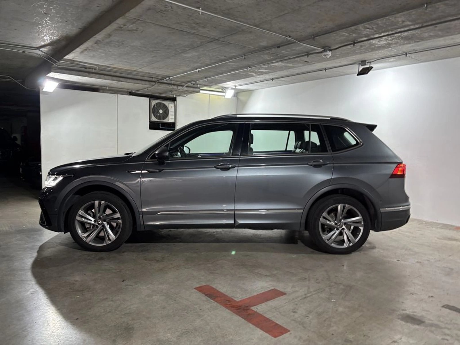 Volkswagen TIGUAN 2.0 R-LINE AT 4X4 2025 - Imagen 12 de 20