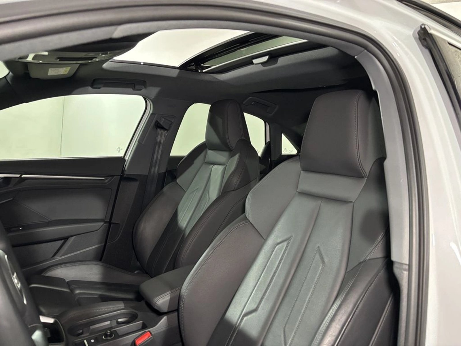 Audi A3 SEDAN 35 TFSI 1.4 AUT SPORT 2024 - Imagen 12 de 20