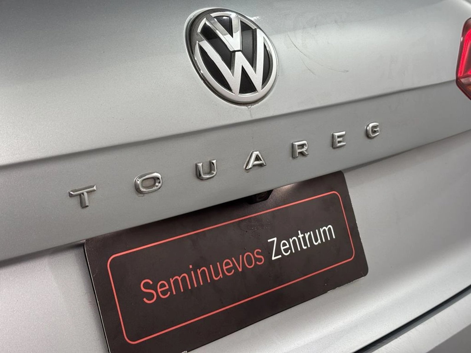 Volkswagen TOUAREG 3.0 V6 TDI LIMITED 4WD AT 5P 2020 - Imagen 9 de 20