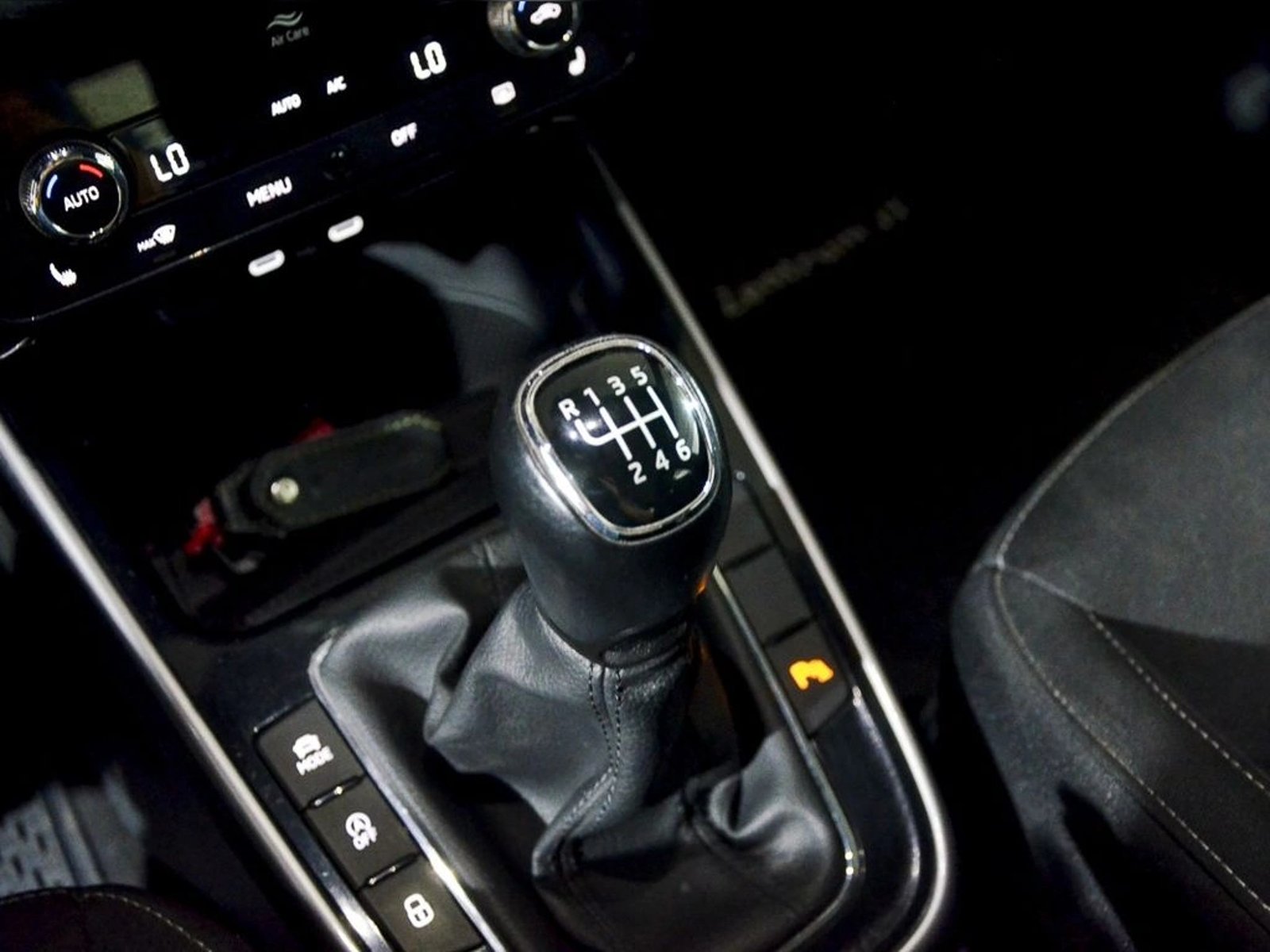 SKODA FABIA 1.0  TSI MT - Ambition 2023 - Imagen 9 de 12