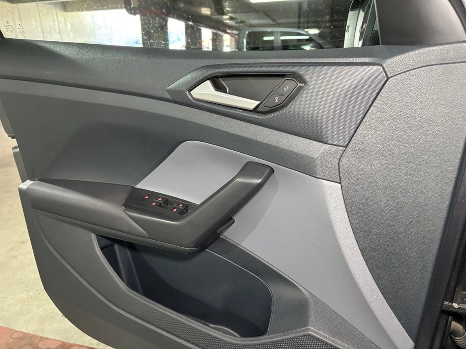 VOLKSWAGEN T-CROSS 1.0 TSI MT Trendline 2024 - Imagen 14 de 14