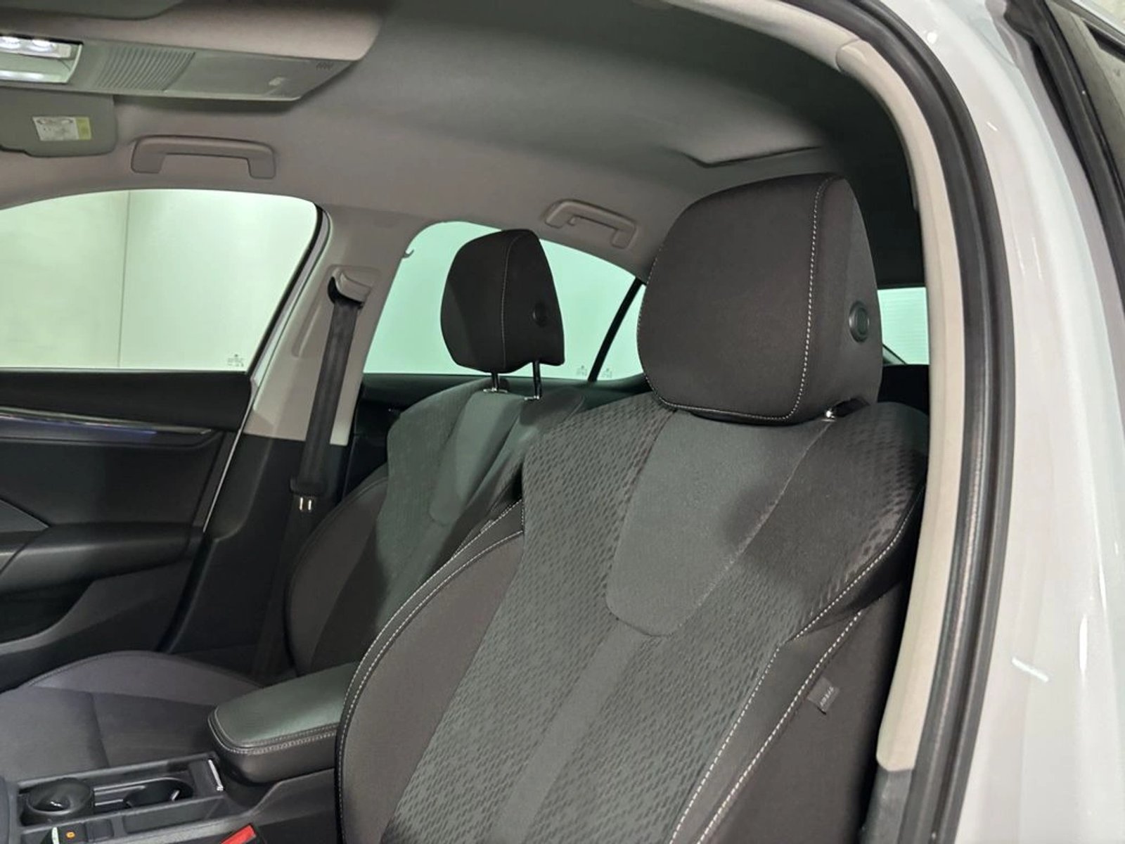 SKODA OCTAVIA 1.4 TSI AT - Design 2025 - Imagen 10 de 15