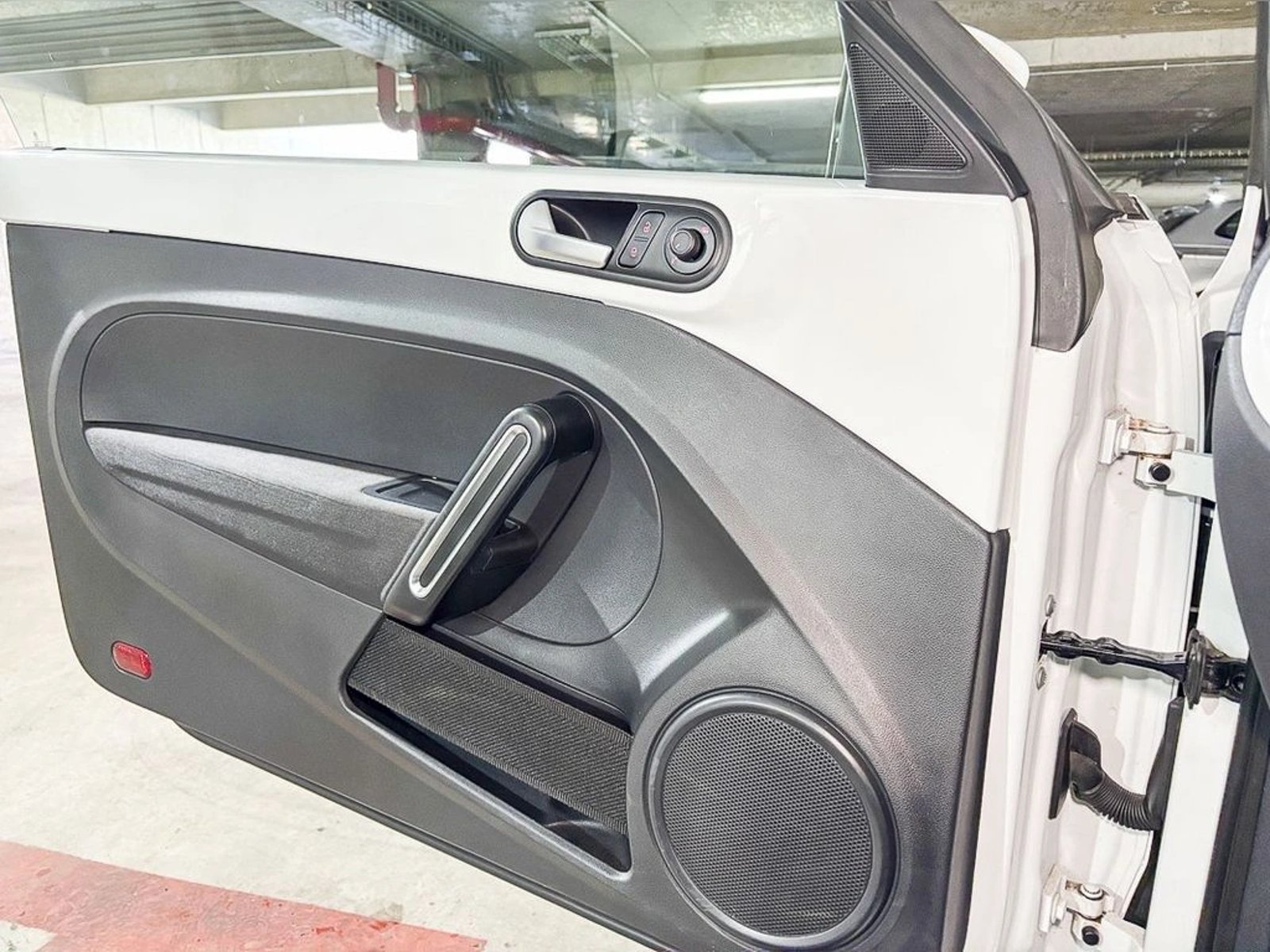 VOLKSWAGEN BEETLE COUPE HB 1.4 AUT 2020 - Imagen 17 de 18