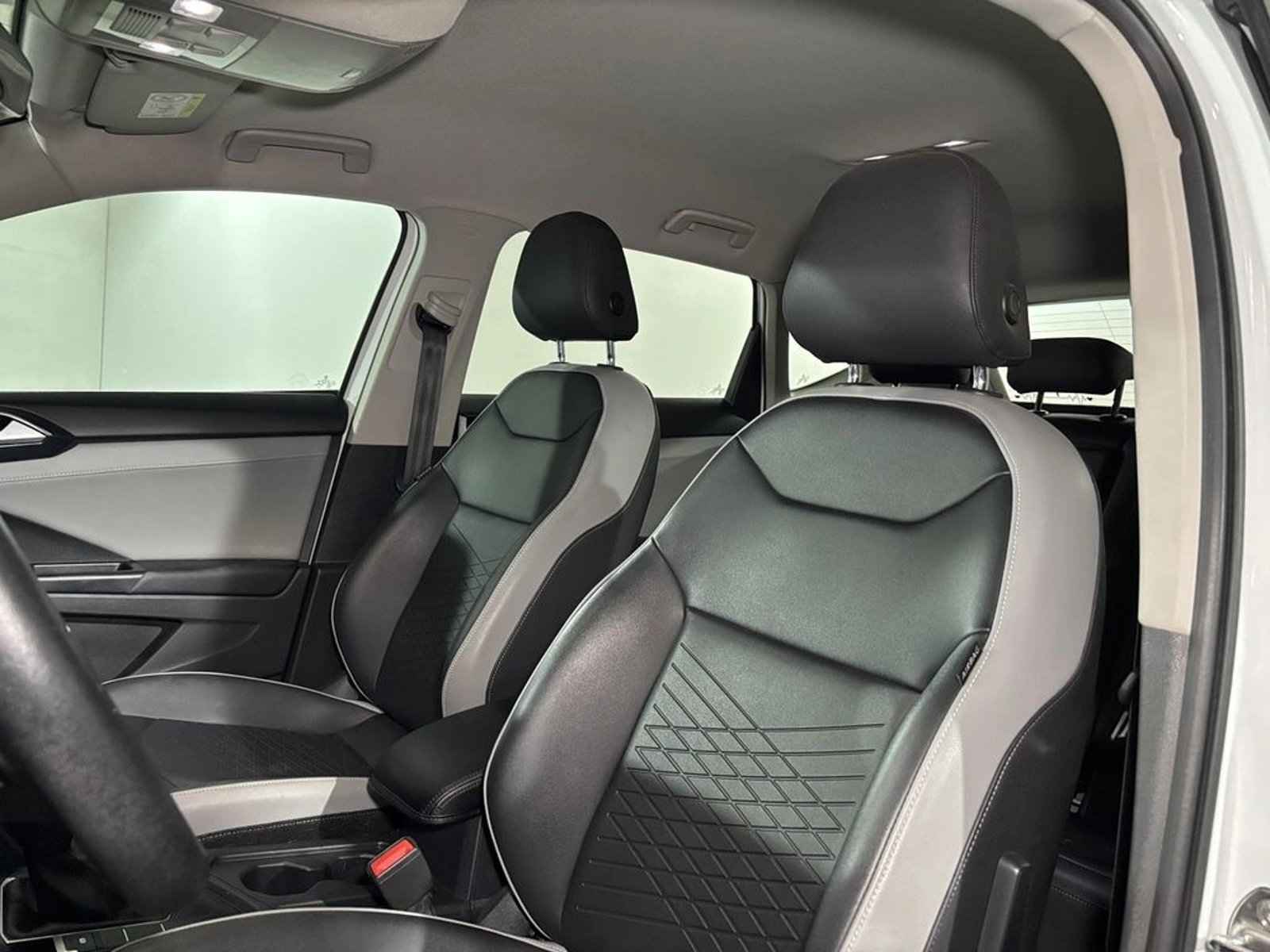 VOLKSWAGEN TAOS 1.4 TSI AT Comfortline 2023 - Imagen 10 de 16
