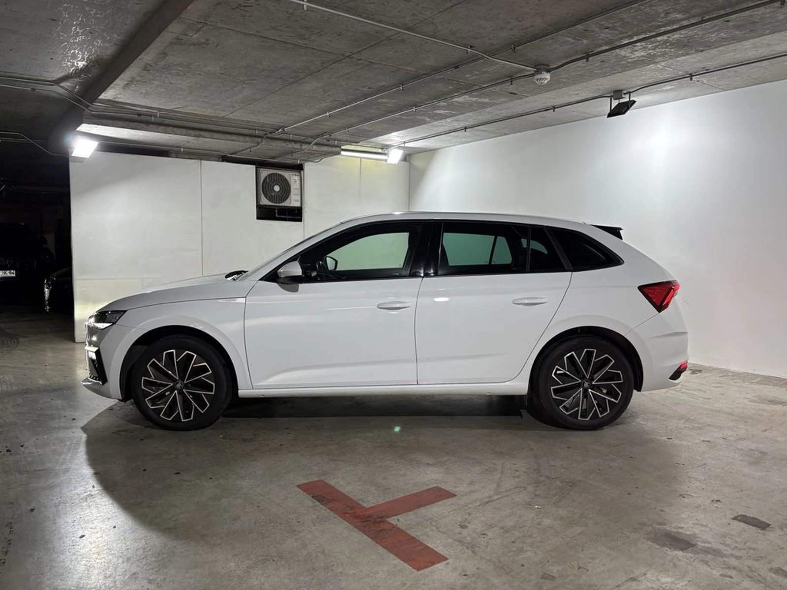 Skoda SCALA 1.5 TSI AT - Design 2025 - Imagen 8 de 16