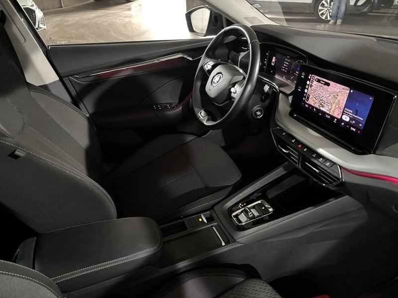 Skoda OCTAVIA 1.4 TSI DESIGN AT 2024 - Imagen 6 de 18
