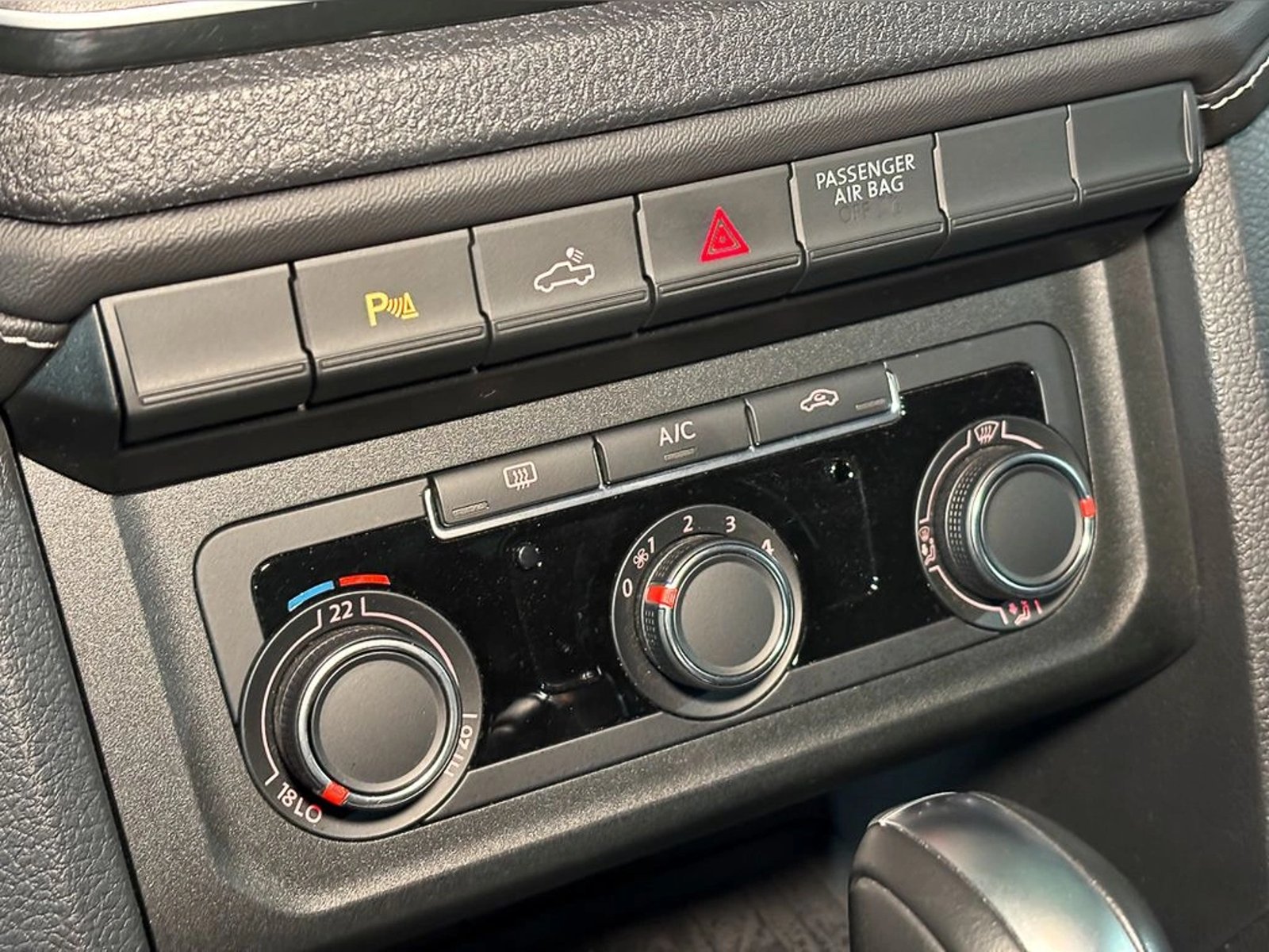 VOLKSWAGEN AMAROK V6 3.0 TDI AT Comfortline 4Motion 2026 - Imagen 12 de 16