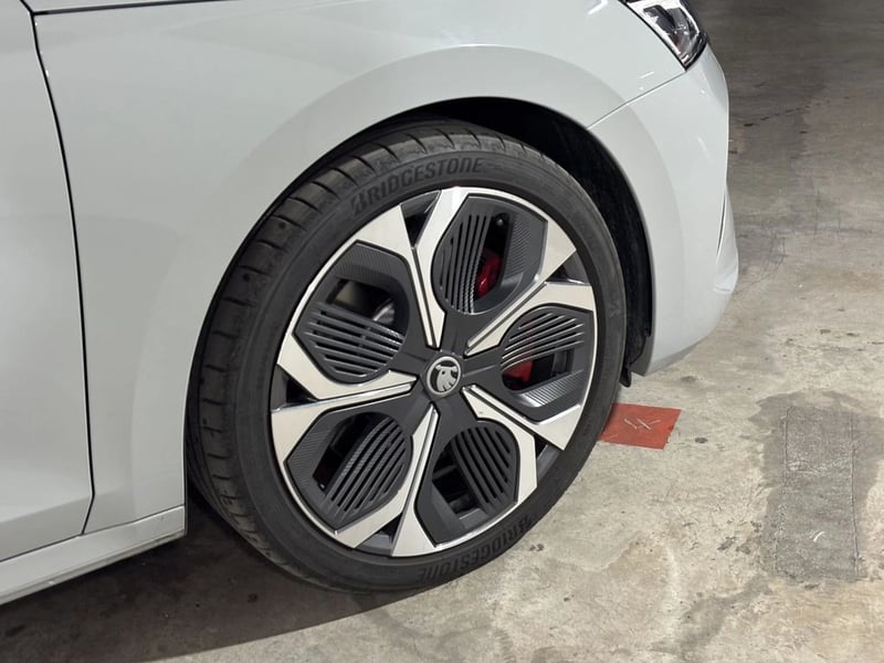 Skoda OCTAVIA 2.0 TFSI - VRS 2027 - Imagen 6 de 20