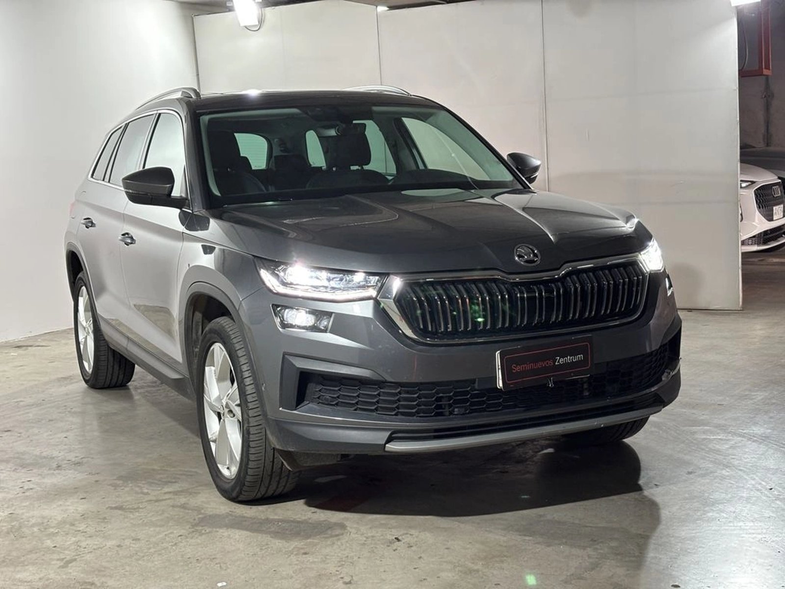 SKODA KODIAQ 2.0 TSI STYLE AT 4X4 2023 - Foto 3 de 20