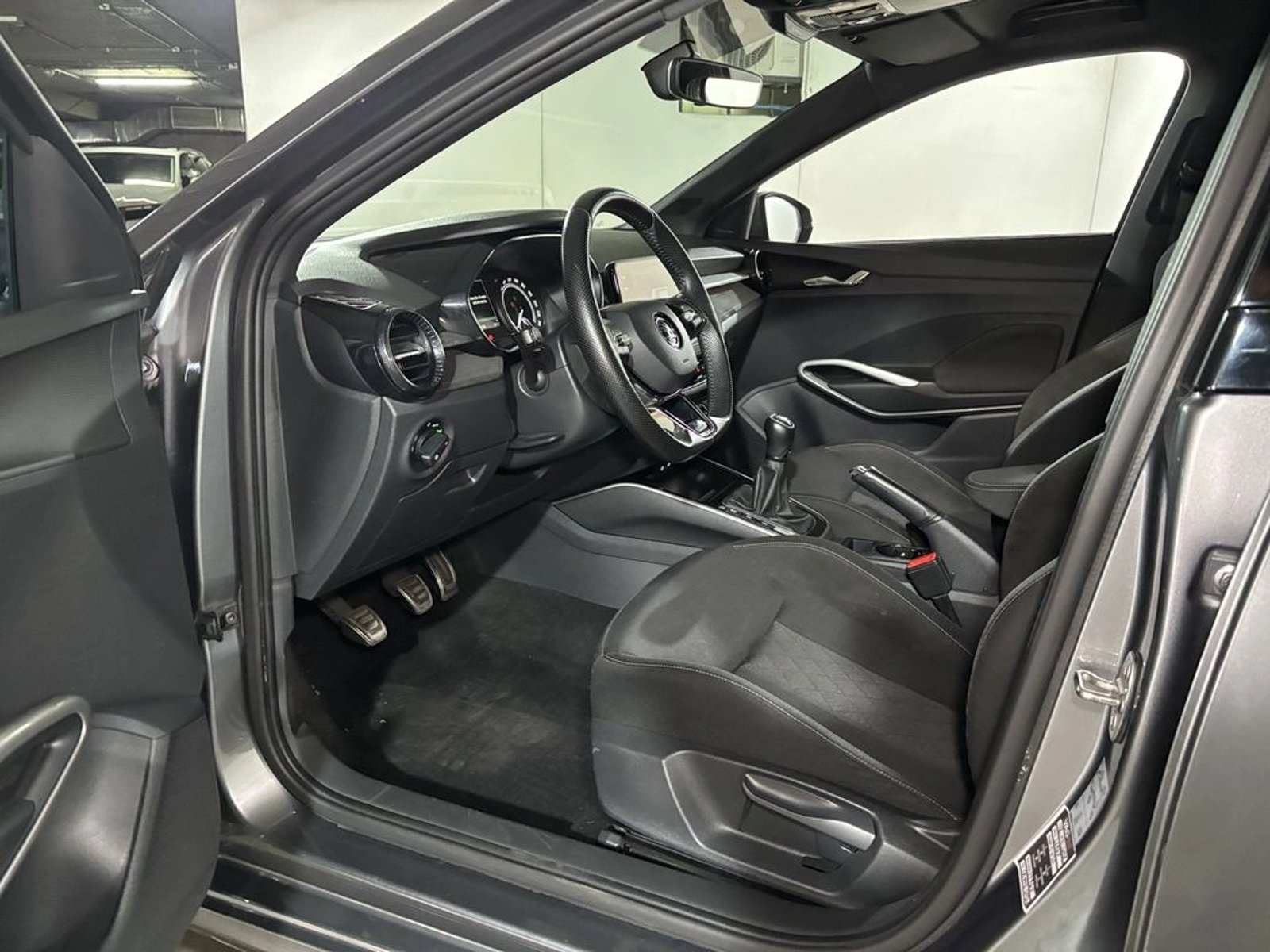 SKODA FABIA 1.0  TSI MT - Style 2022 - Imagen 9 de 18