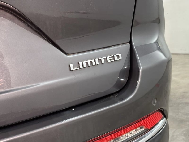 Jeep GRAND CHEROKEE 3.6 LIMITED L 4WD 3ROW AT 5P 2024 - Imagen 13 de 20