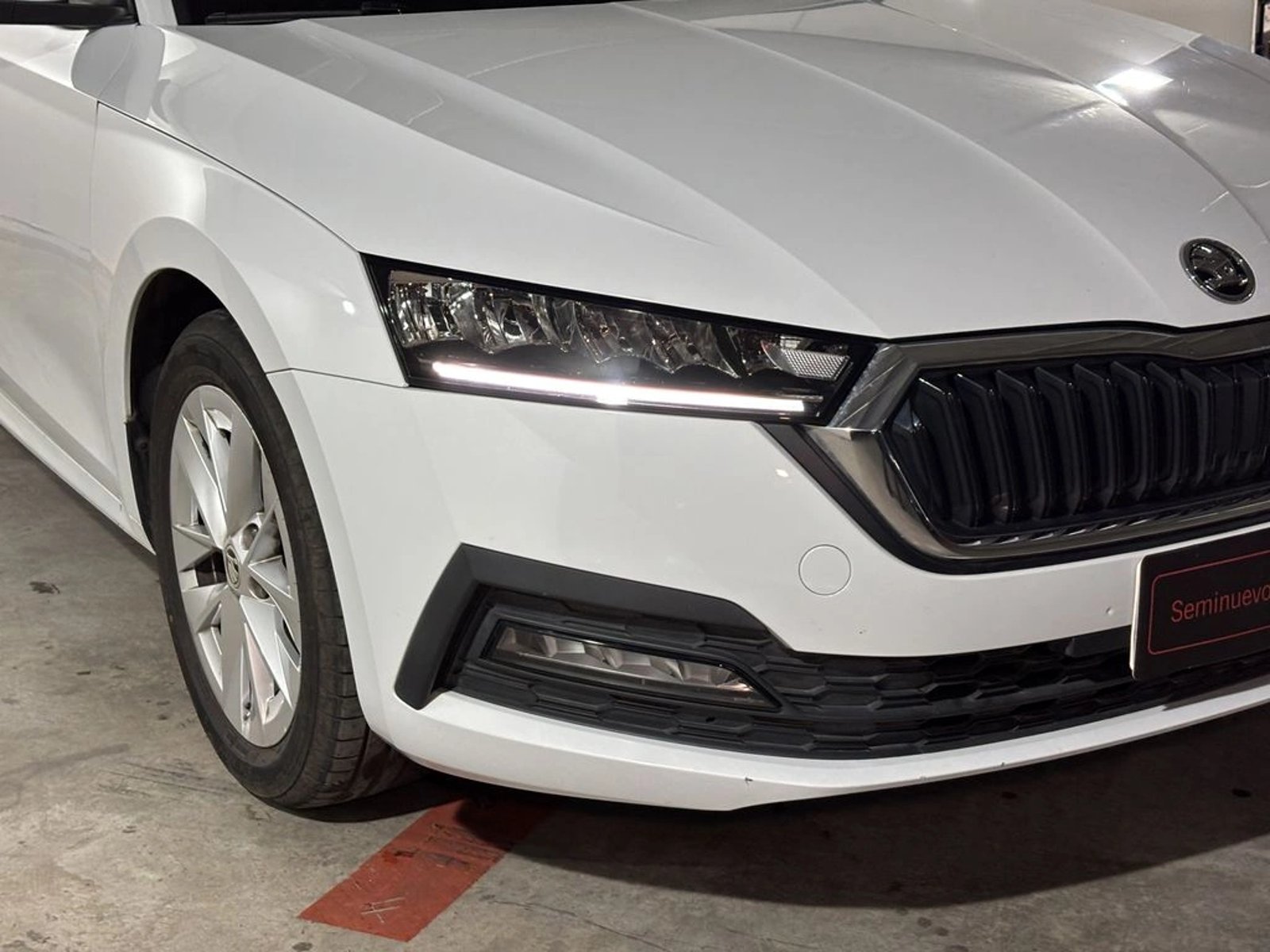 Skoda OCTAVIA 1.4 TSI STYLE AT 2025 - Foto 4 de 20