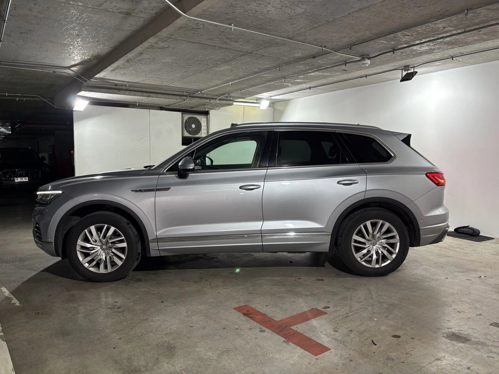 Volkswagen TOUAREG 3.0 V6 TDI LIMITED 4WD AT 5P 2020 - Imagen 11 de 20