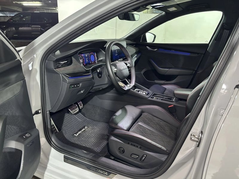 Skoda OCTAVIA 2.0 TFSI - VRS 2027 - Imagen 11 de 20