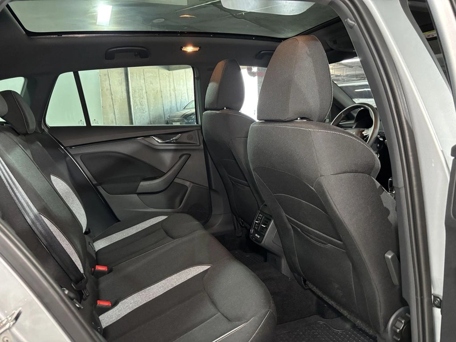 Skoda FABIA 1.5 TSI AT - Design 2027 - Imagen 8 de 20