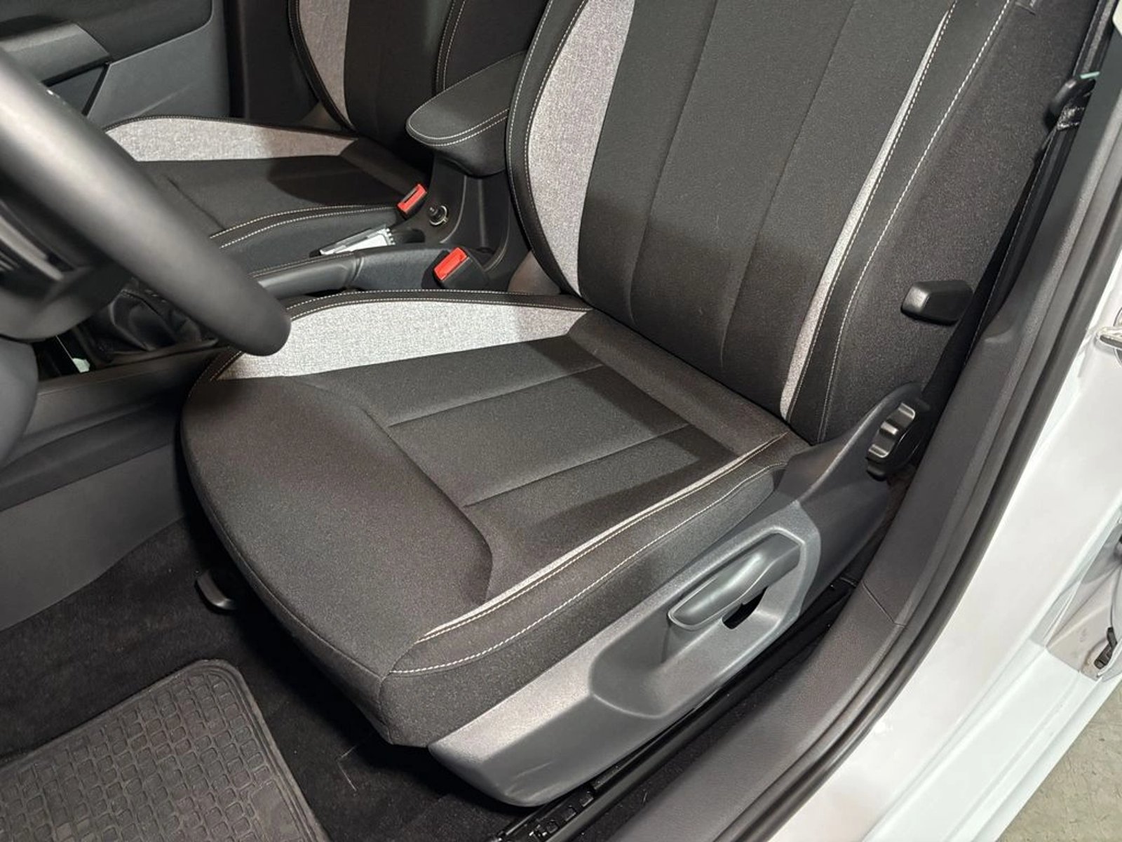 Skoda KAMIQ 1.5 TSI AT - Design 2027 - Imagen 17 de 20