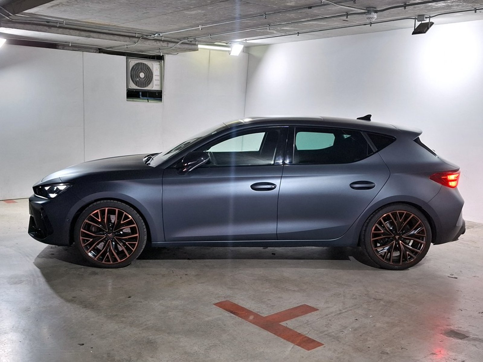 Cupra LEÓN VZ 2.0 TSI AT 2026 - Foto 3 de 19