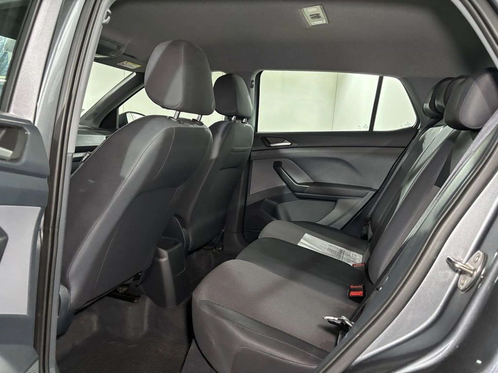 VOLKSWAGEN T-CROSS 1.0 TSI MT Trendline 2024 - Imagen 8 de 14