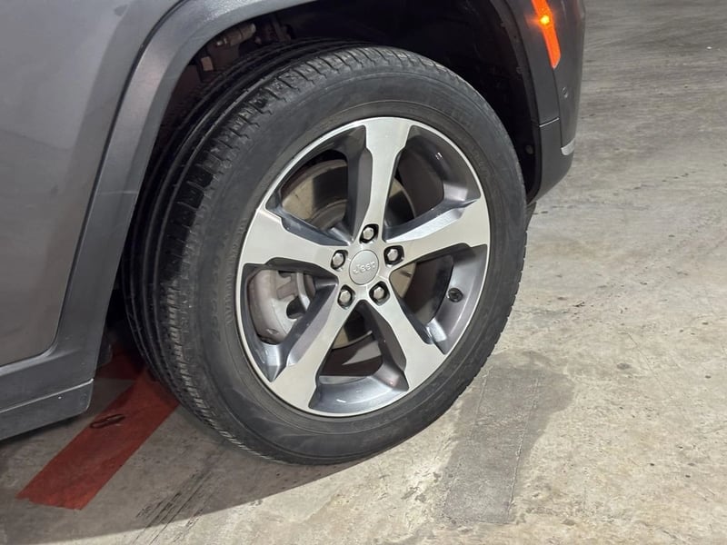 Jeep GRAND CHEROKEE 3.6 LIMITED L 4WD 3ROW AT 5P 2024 - Imagen 5 de 20