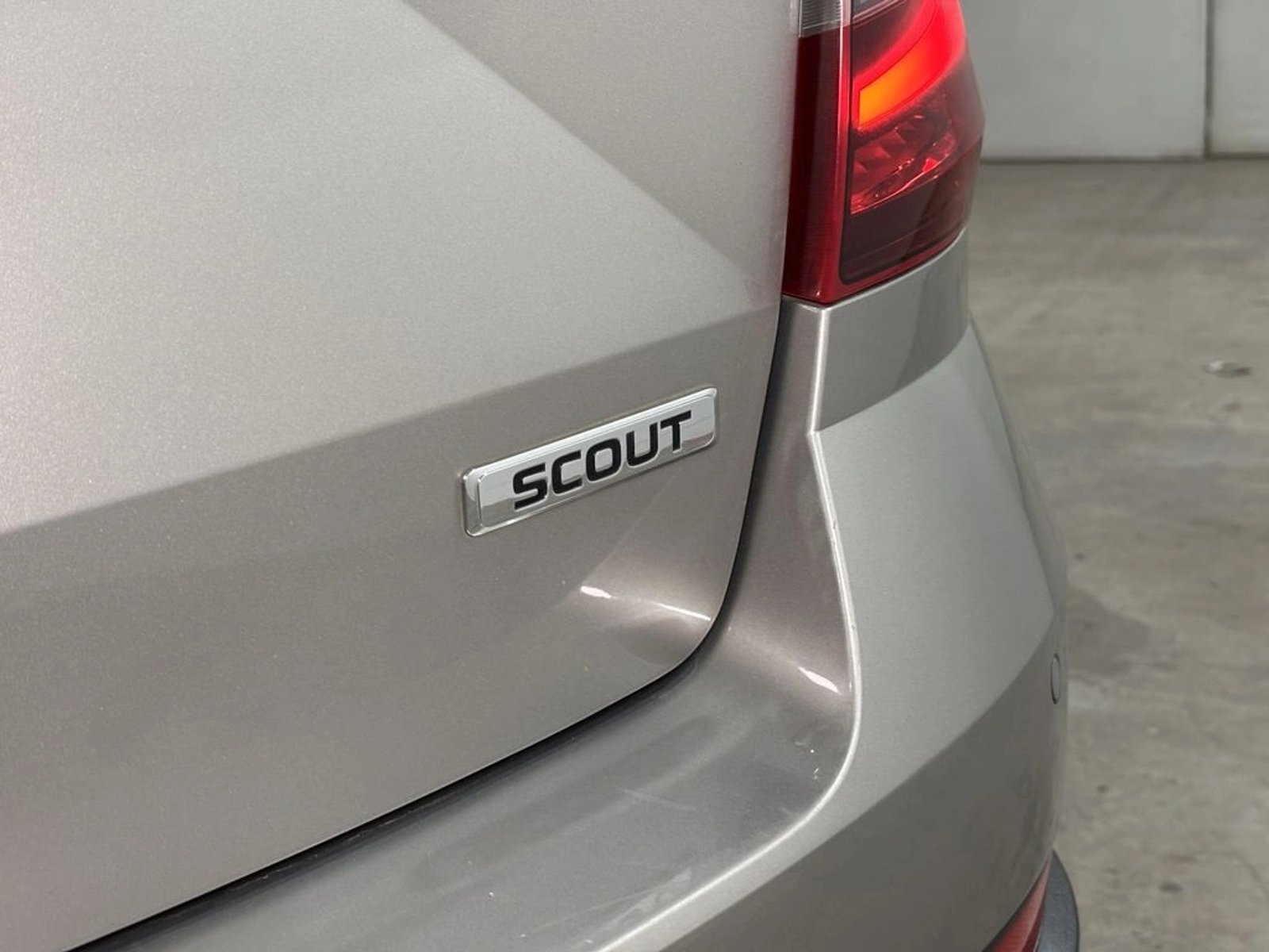 Skoda OCTAVIA SCOUT TSI 1.8 AT 2018 - Imagen 8 de 17