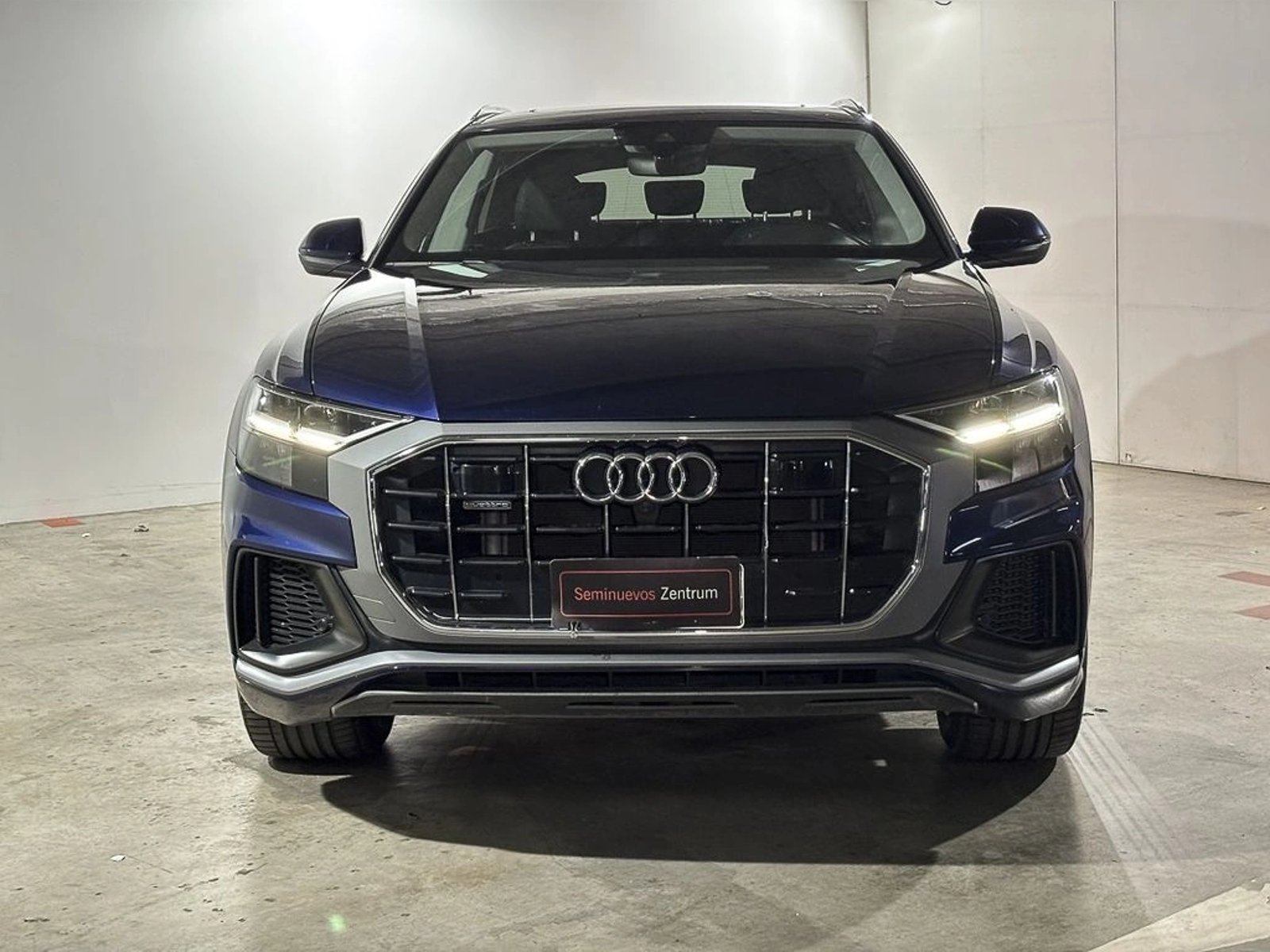 Audi Q8 Q8 55 TFSI Sport 2023 - Foto 2 de 15