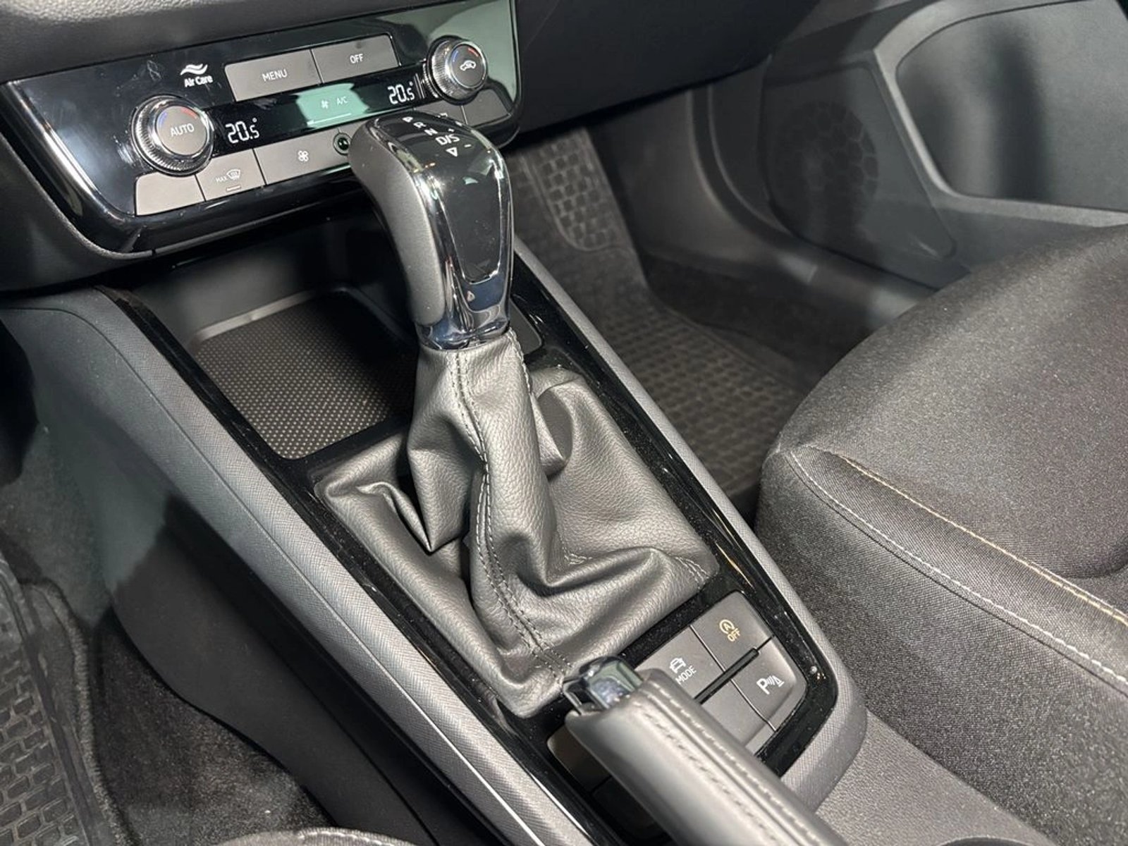 Skoda KAMIQ 1.5 TSI AT - Design 2027 - Imagen 18 de 20