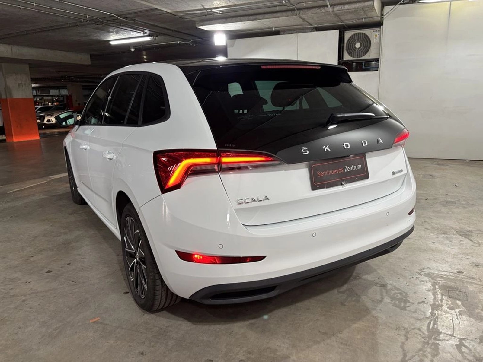 SKODA SCALA 1.5 TSI AT - Style 2022 - Foto 5 de 18