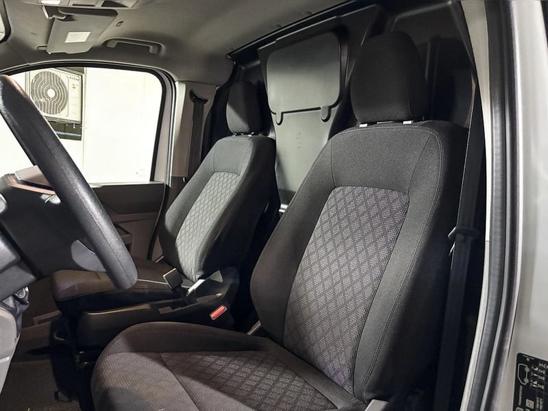 Volkswagen TRANSPORTER 2.0T DIESEL 2WD FURGON 6MT 4P 2025 - Imagen 7 de 13